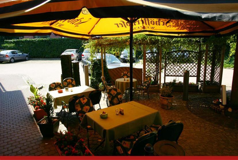 Hotel & Restaurant "Zur Linde" Spergau Esterno foto