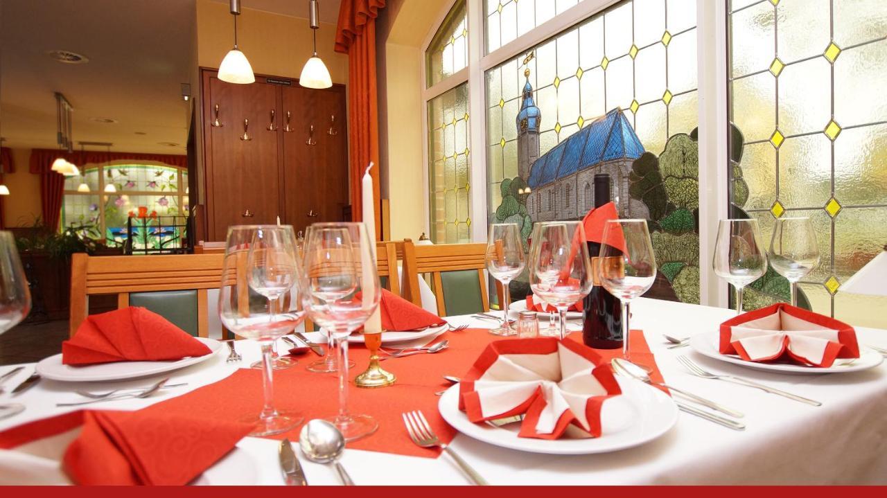 Hotel & Restaurant "Zur Linde" Spergau Esterno foto